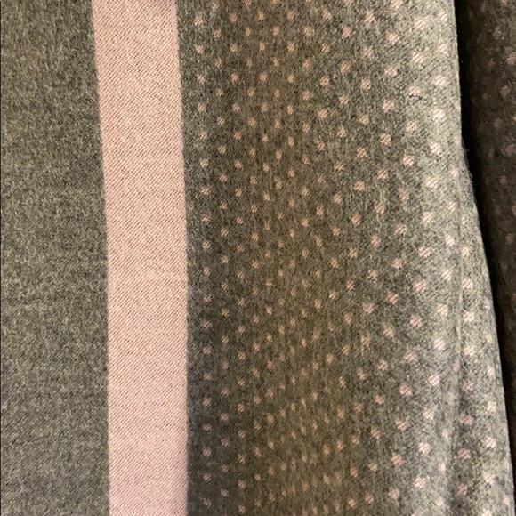 Grey and pink Scarf/Wrap - Picture 3 of 4